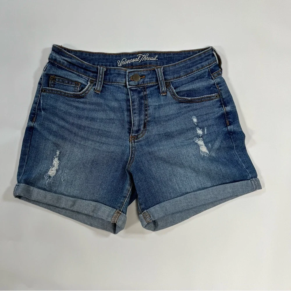 ♠️Universal Threads Women’s Boyfriend Shorts Size 4 | Mid-Rise Medium Wash - Picture 1 of 3